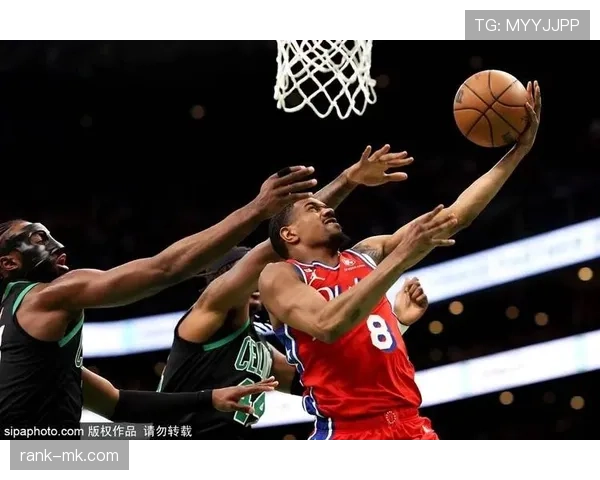 埃迪·琼斯在球队挡拆中制造错位显著提升进攻效率